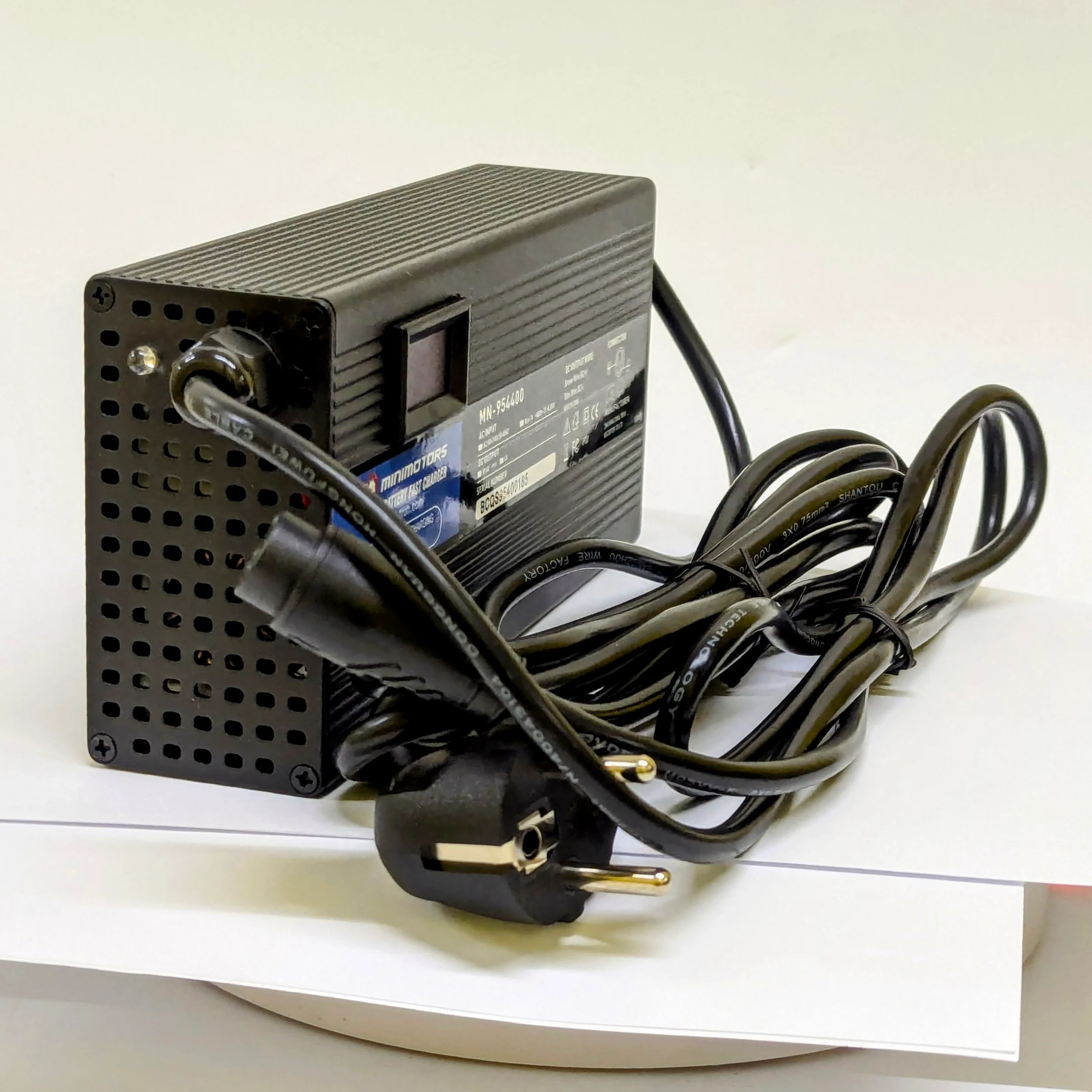 84V Fast Charger 95.4V4A LP16 UK DISPLAY - Image 6