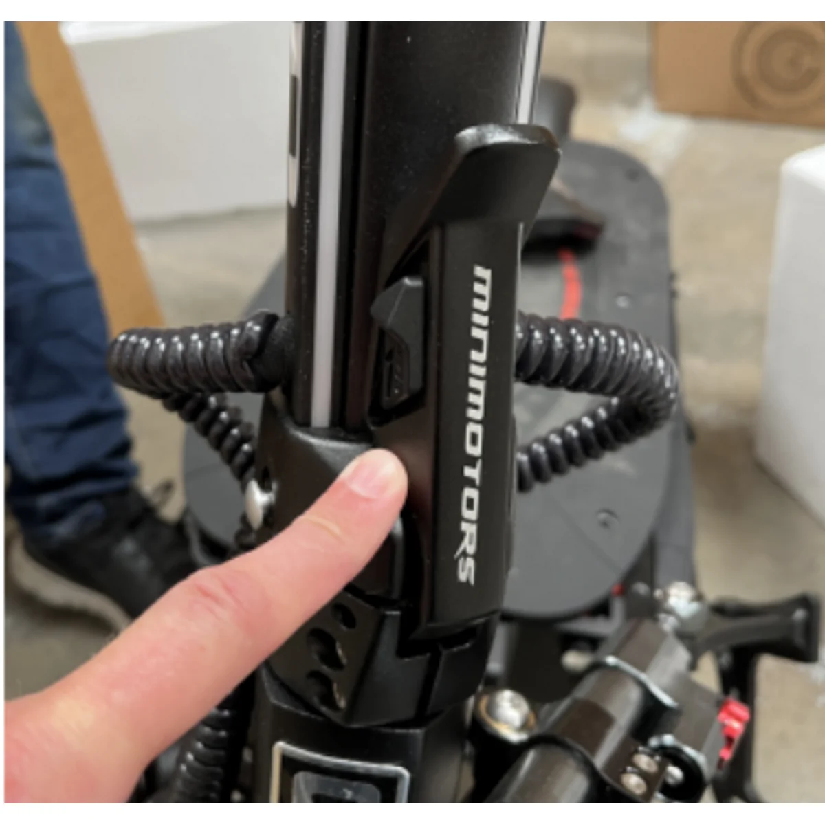 Locking Handle of Folding System Assembled - Dualtron | 02.210.00139